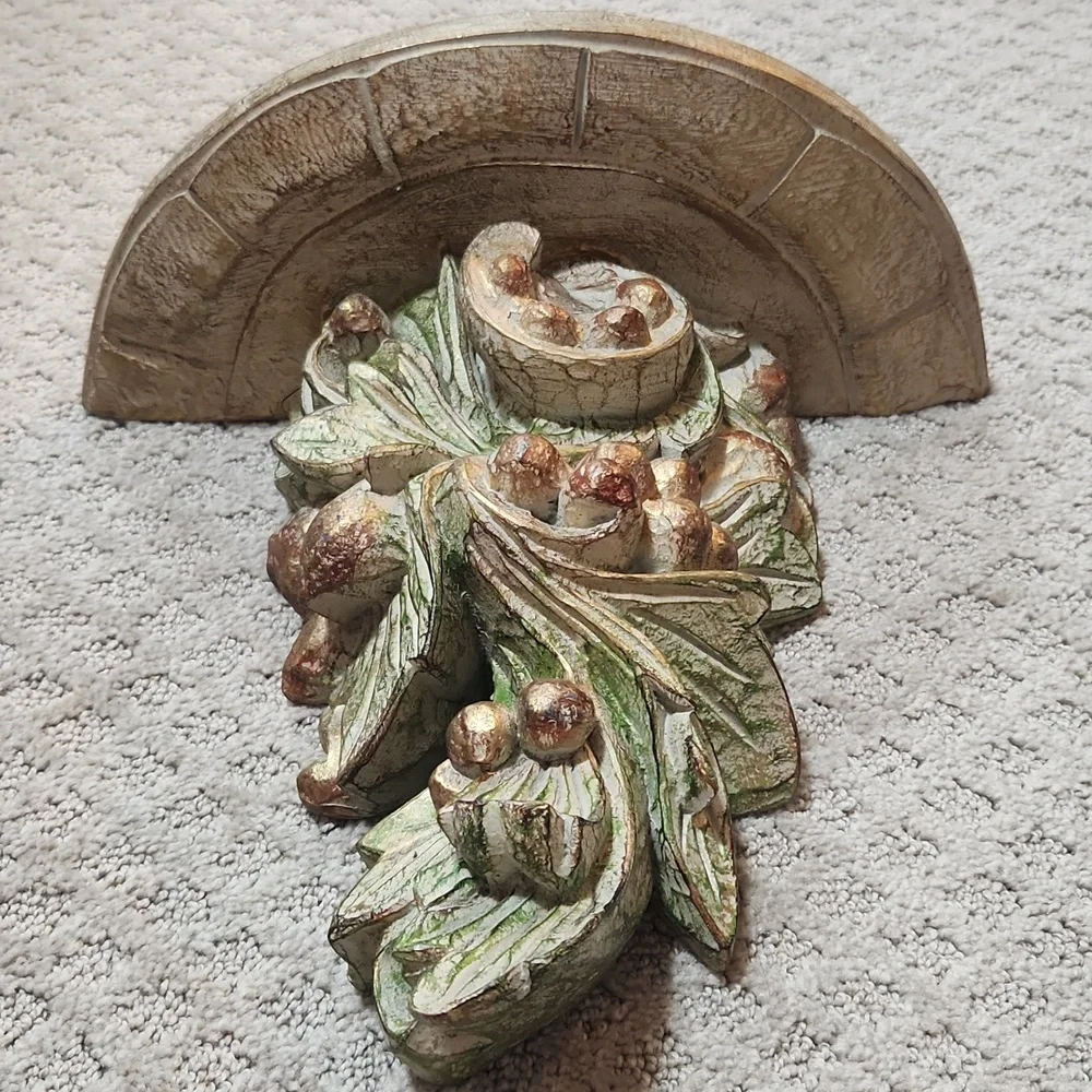Decorative Wall Shelf Corbel Sophisticated Green & Gold Antique-Style Finish
